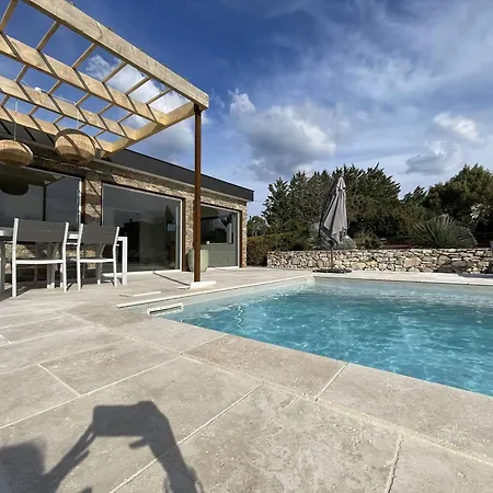 Σπίτι διακοπών Maison A Avec Piscine, 8 Pers, Animaux Acceptes, Jardin 2000m² Et Independant - Fr-1-382-201 *