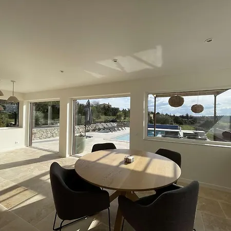 Σπίτι διακοπών Maison A Avec Piscine, 8 Pers, Animaux Acceptes, Jardin 2000m² Et Independant - Fr-1-382-201 *